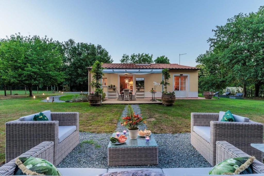 Villa Bassotta, A Charming Cottage Lucca Exterior photo