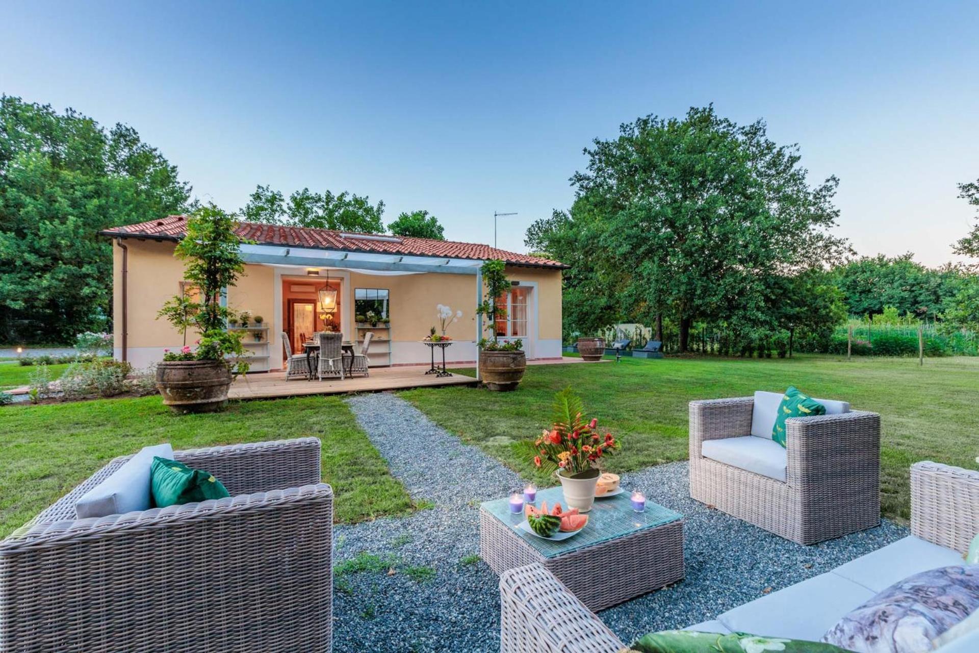 Villa Bassotta, A Charming Cottage Lucca Exterior photo